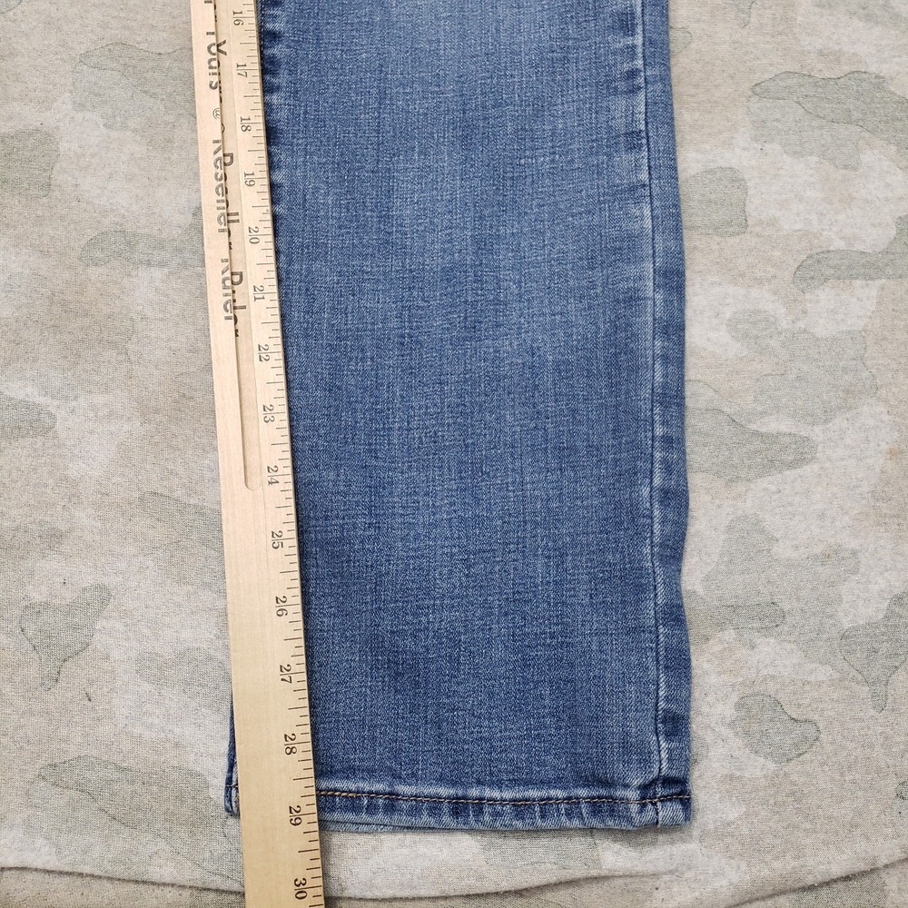 Levi's Jeans Womens 28 Blue Pockets Classic Straight Denim Medium Wash - Picture 3 of 13